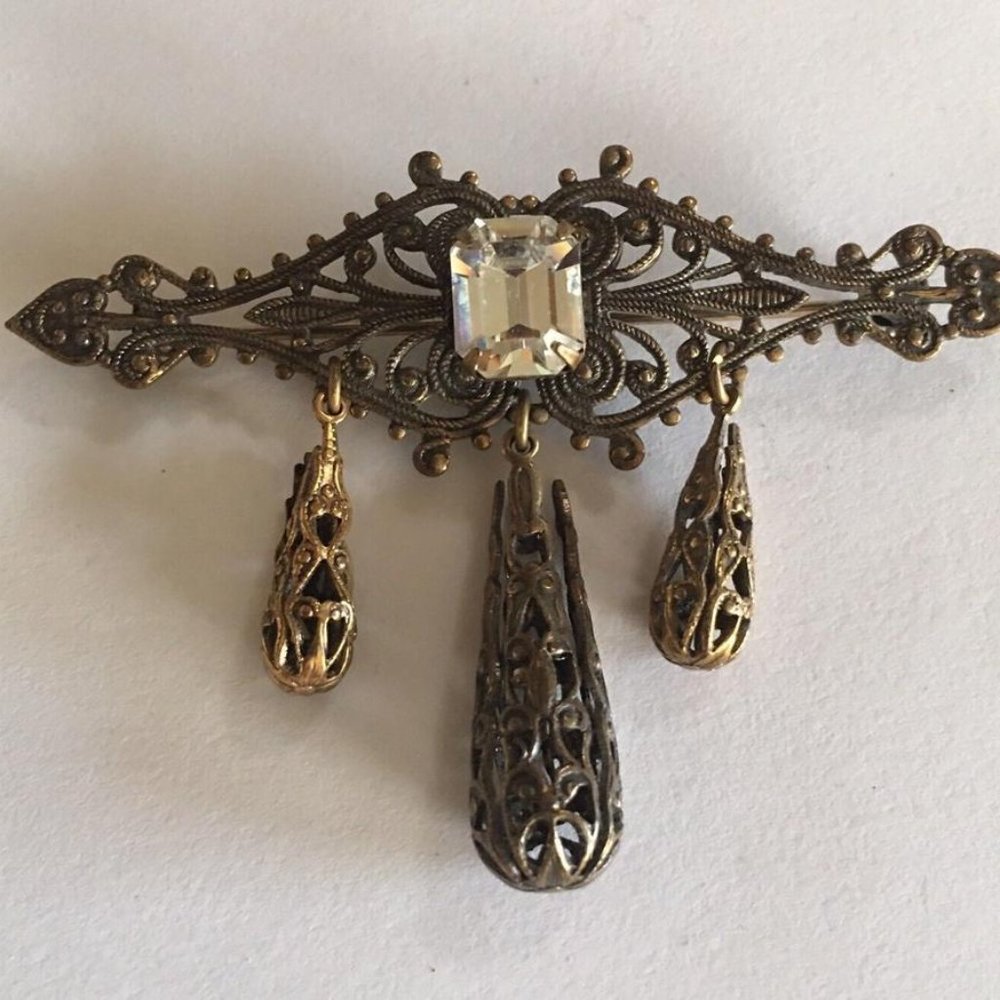Designer Vintage Brooch Pin Costume Jewelry Signed Sadie Green